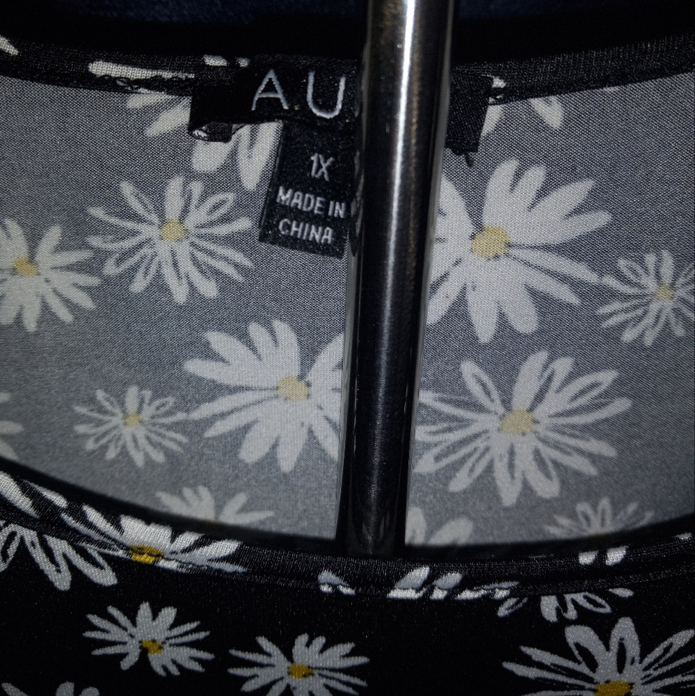 Daisy top - Picture 2 of 2